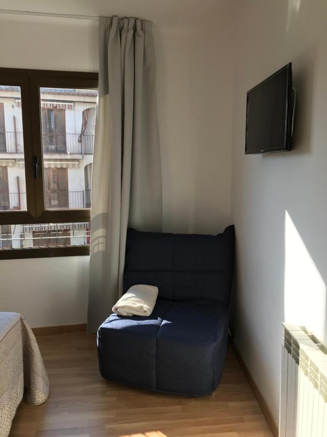 Hostal Casiano Camarasa Exterior foto